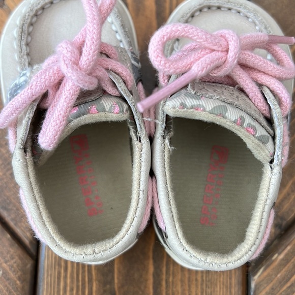 Baby shoes - Picture 8 of 10